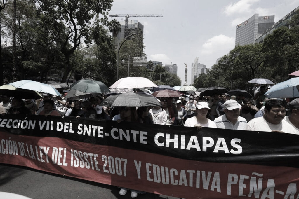 CNTE marcha rumbo al Zócalo