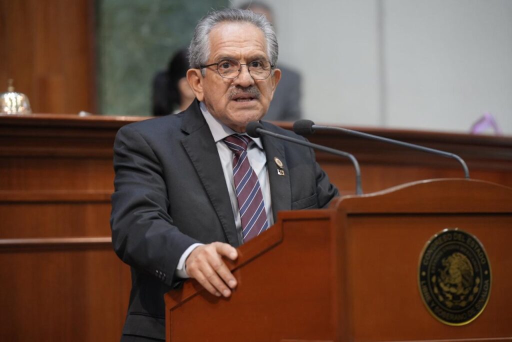 Uniforme neutro en escuelas