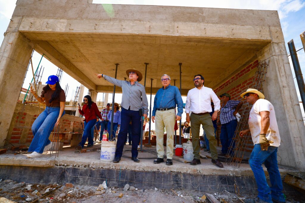 Avanza construcción de nueva secundaria en Valle Alto