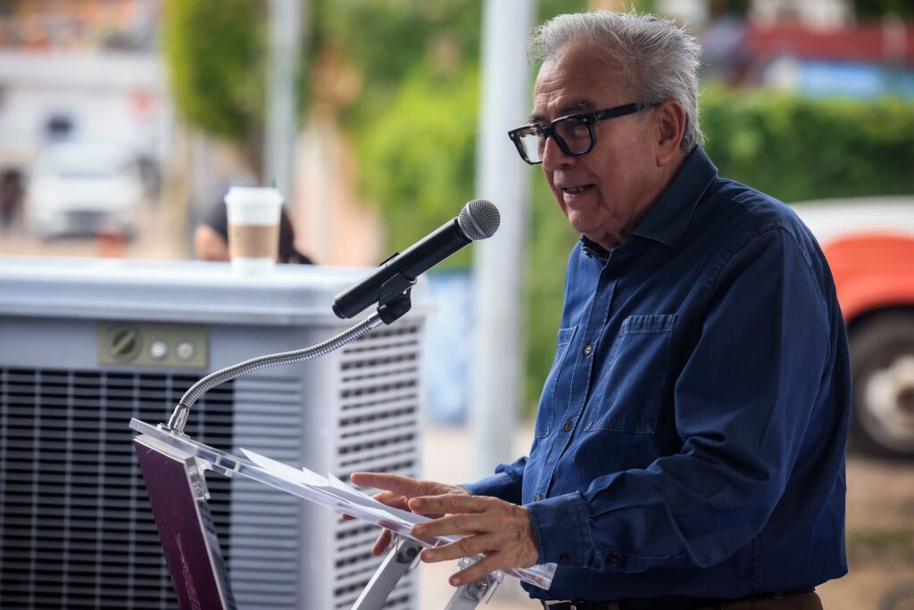 Rocha entrega pavimentación