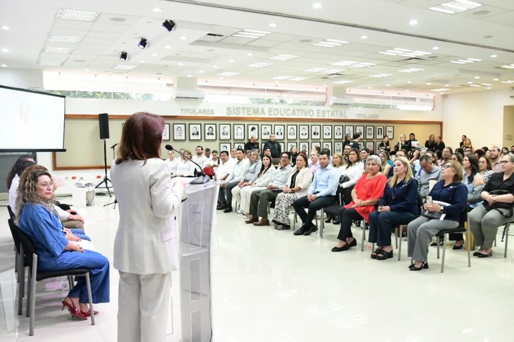 SEPyC y USICAMMES entregan 43 plazas y 228 horas a docentes