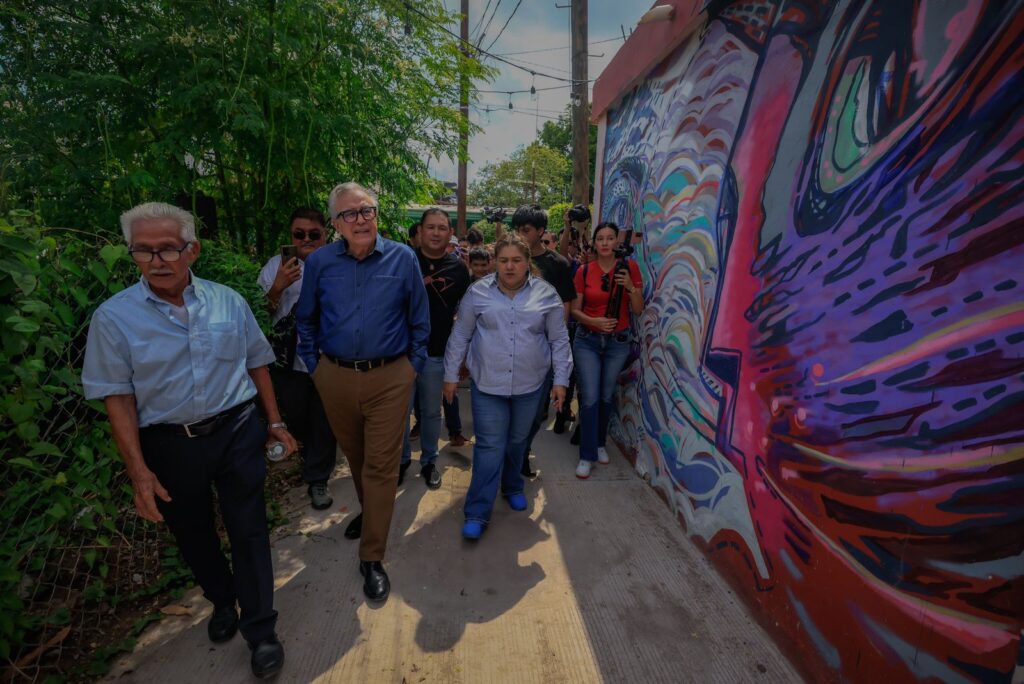 Rocha entrega pavimentación