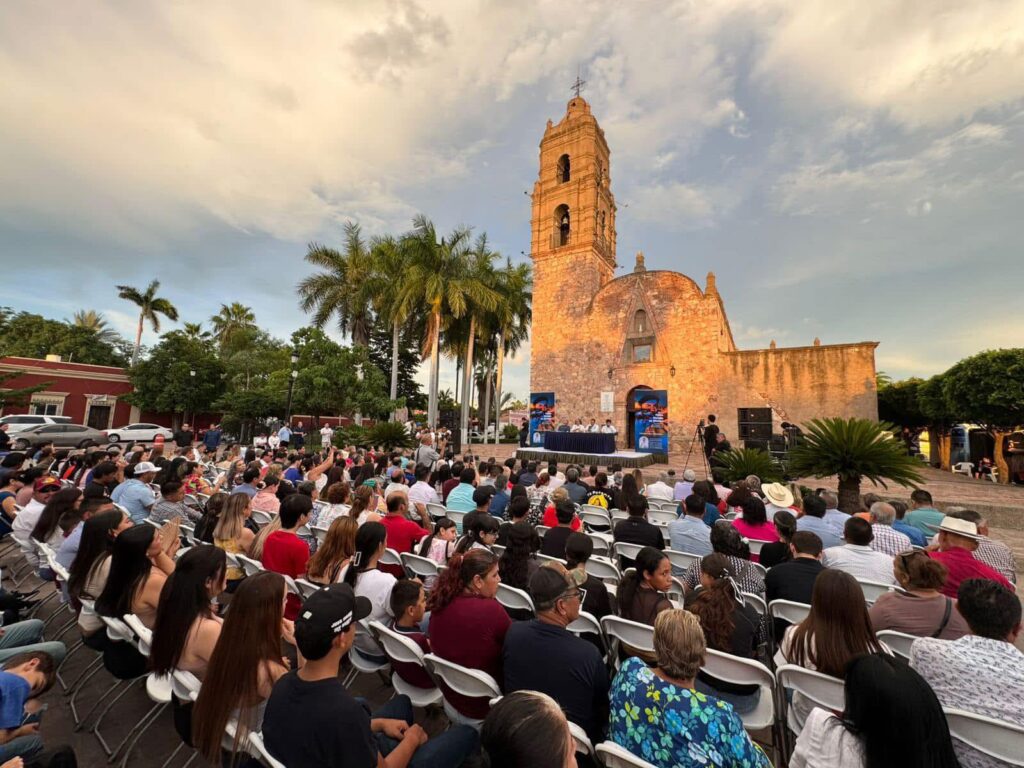 Feliciano Castro lleva a Mocorito su libro Pablo Neruda en Sinaloa
