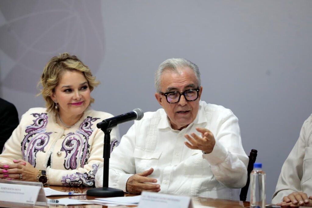 Gobernador Rubén Rocha Moya impulsa acceso a testamentos