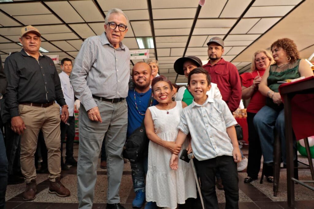 Sinaloenses disfrutan de brigadas del Bienestar y kermés mexicana con el gobernador Rocha Moya