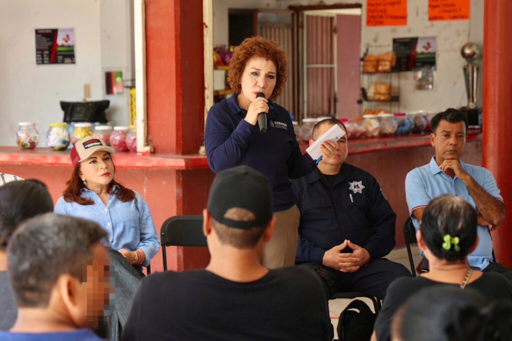 Gobierno de Sinaloa refuerza apoyo a familias desplazadas