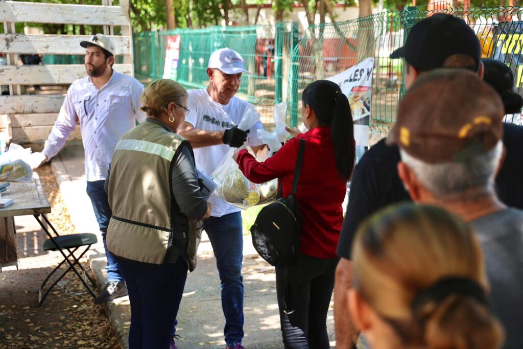 Gobierno de Sinaloa refuerza apoyo a familias desplazadas