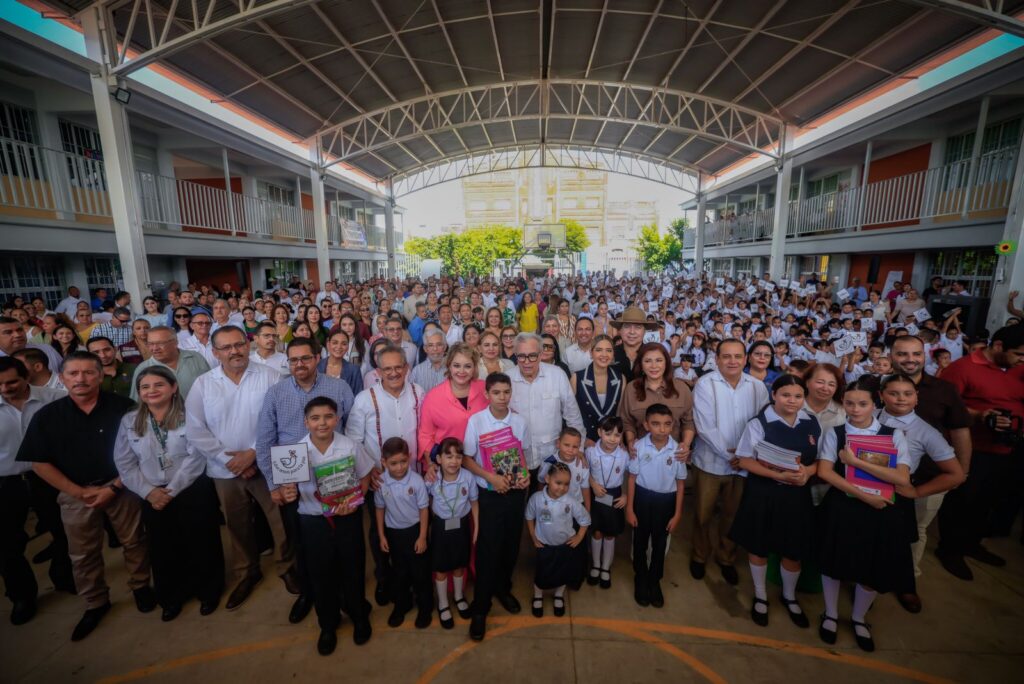 Rocha pone en marcha el ciclo escolar 2025-2026