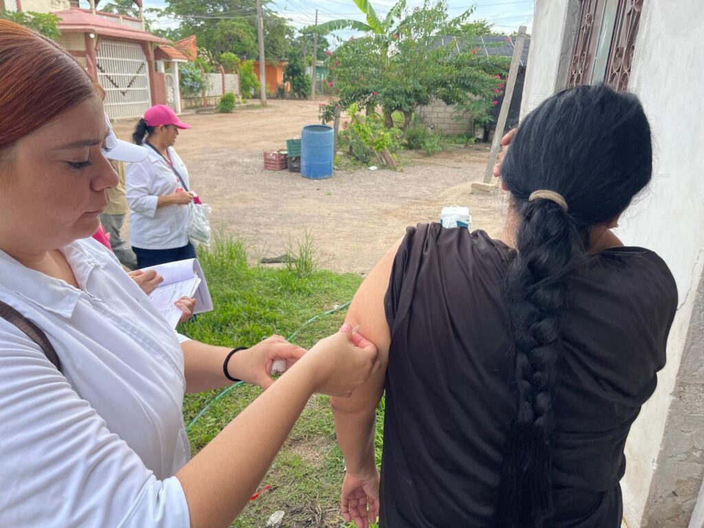 Vacunación contra sarampión en Sinaloa