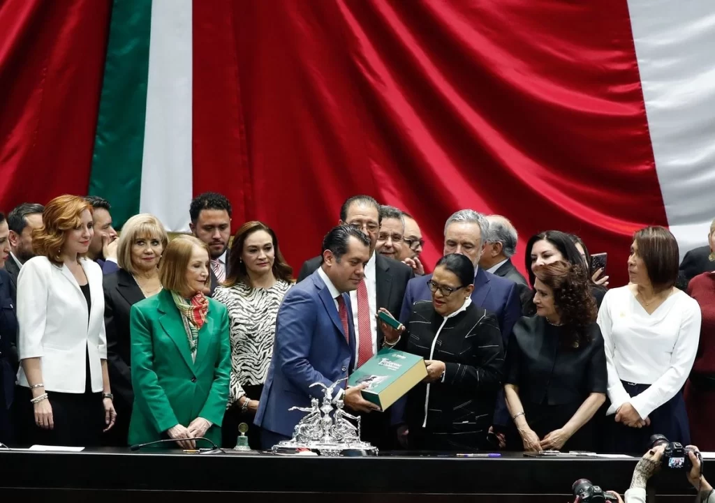 Primer informe de Claudia Sheinbaum llega al Congreso