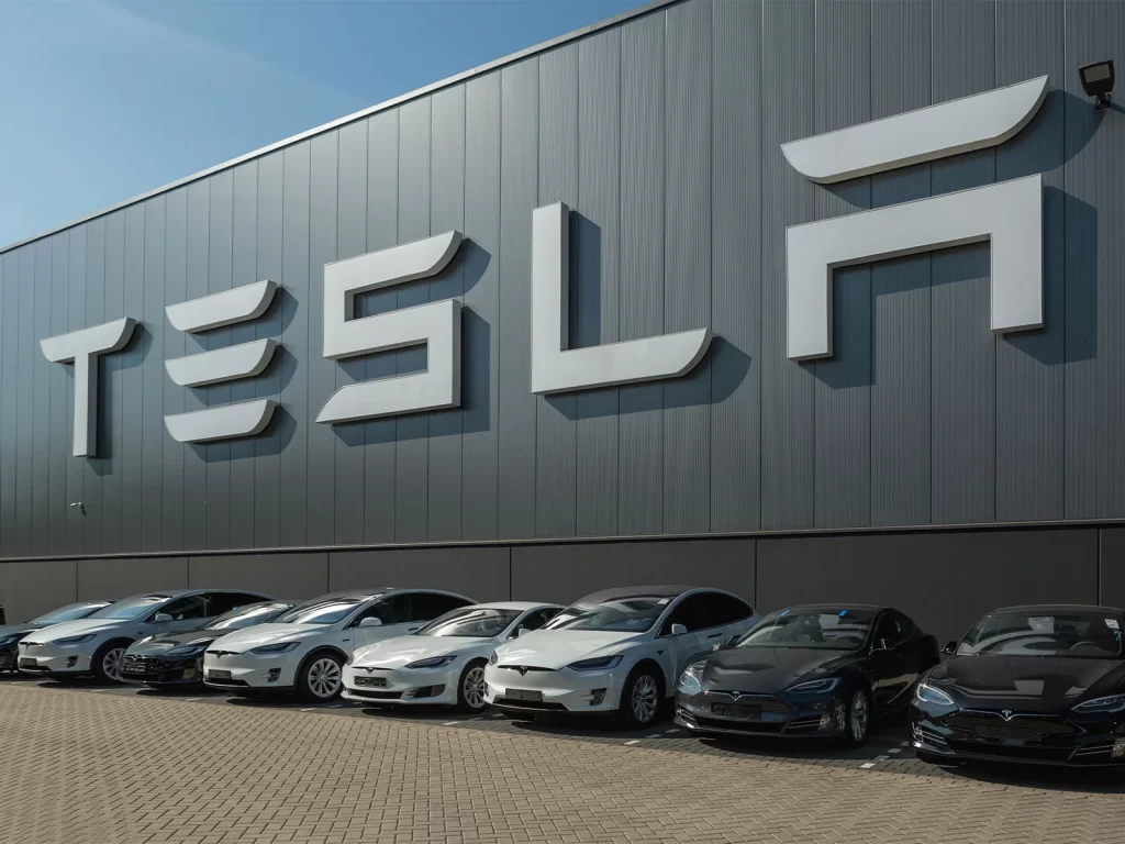 Tesla enfrenta caída de ventas en Europa mientras rivales chinos ...