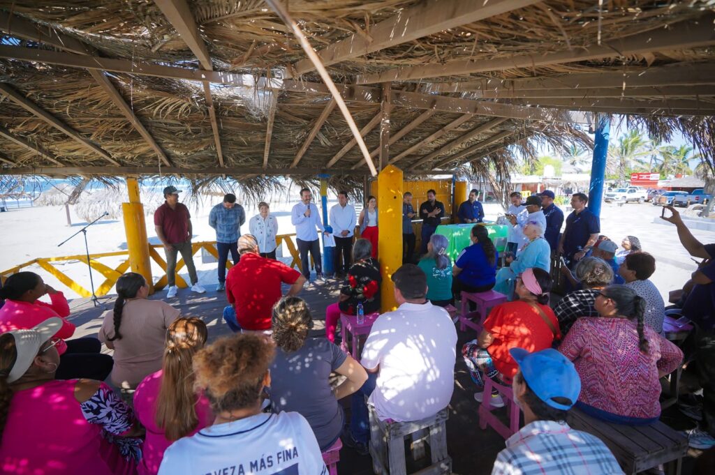 Gobernador Rocha Moya respalda a restauranteros de Boca del Río con apoyos económicos