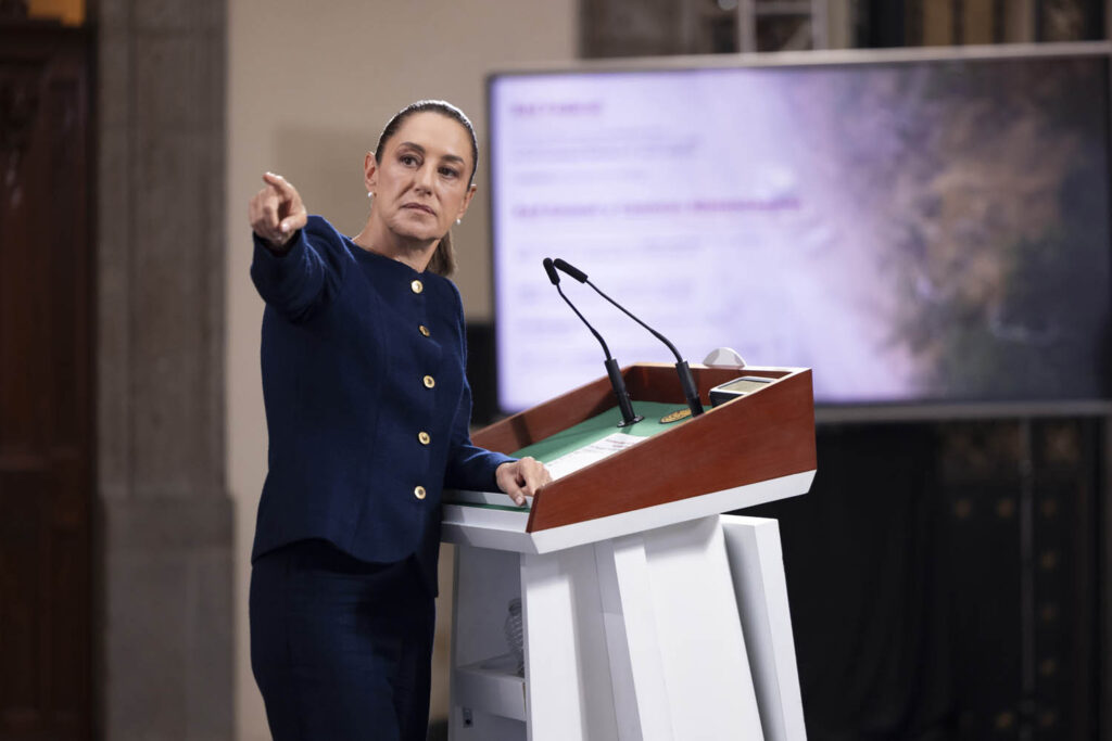 Claudia Sheinbaum anuncia 10 mil millones de pesos para apoyar a familias afectadas por lluvias