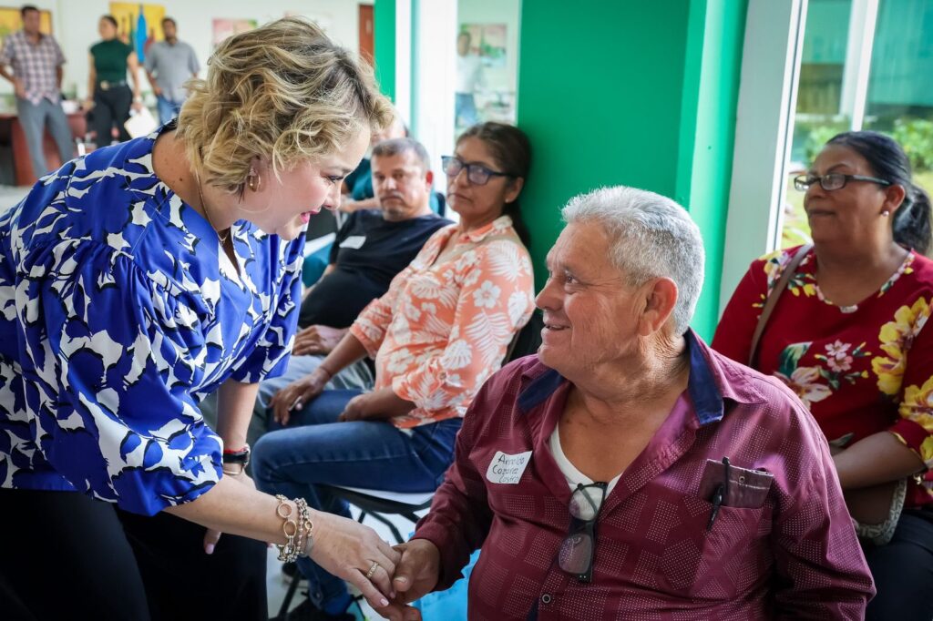 DIF Sinaloa y Fundación Telmex-Telcel entregan 700 auxiliares auditivos