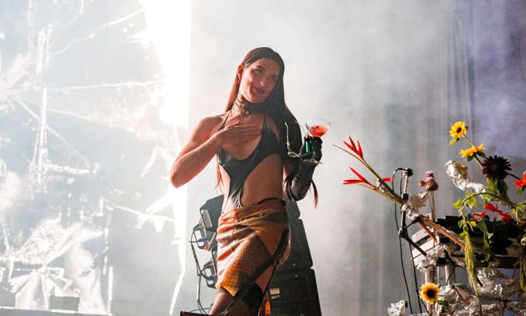 Artistas internacionales retiran su música de Israel en protesta por Gaza