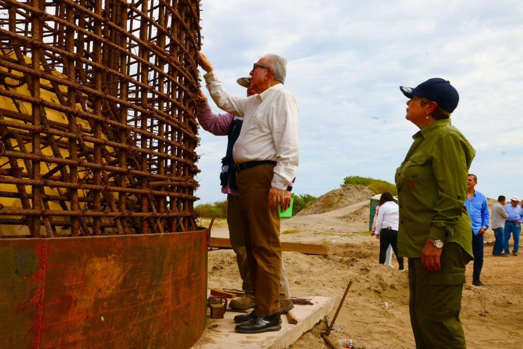 Gobernador Rocha supervisa avance del puente Bellavista-Boca del Río y destaca beneficios para Guasave