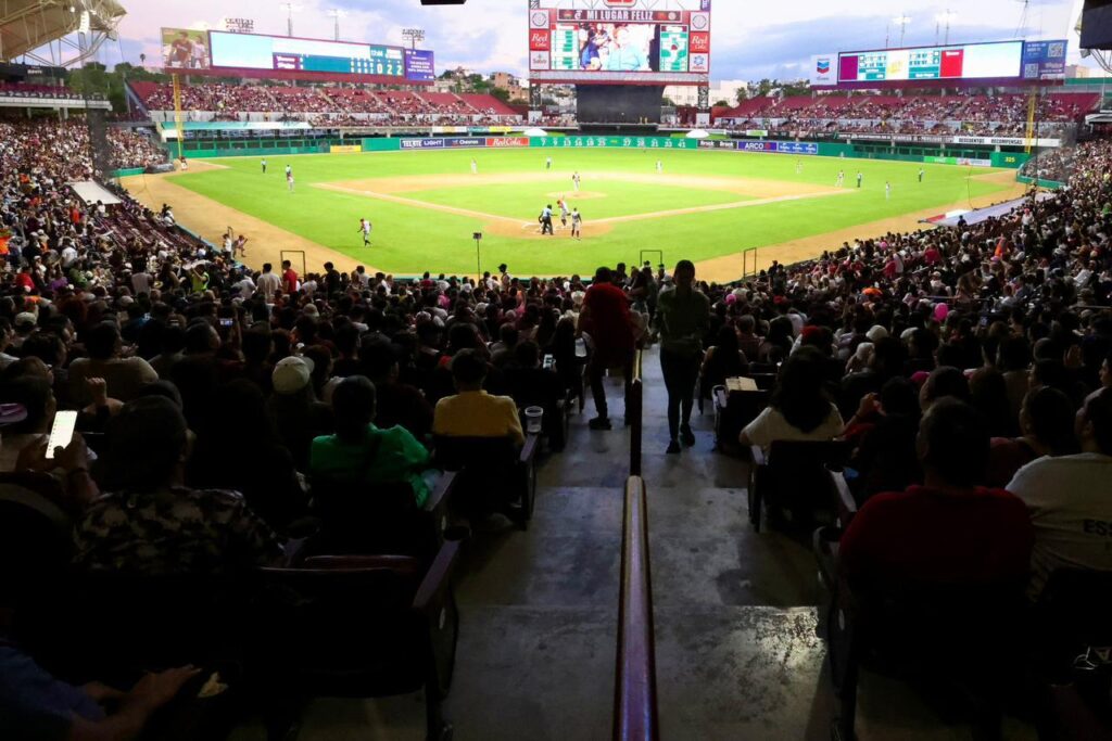 Cuadrangular del Bienestar llena el estadio de Culiacán