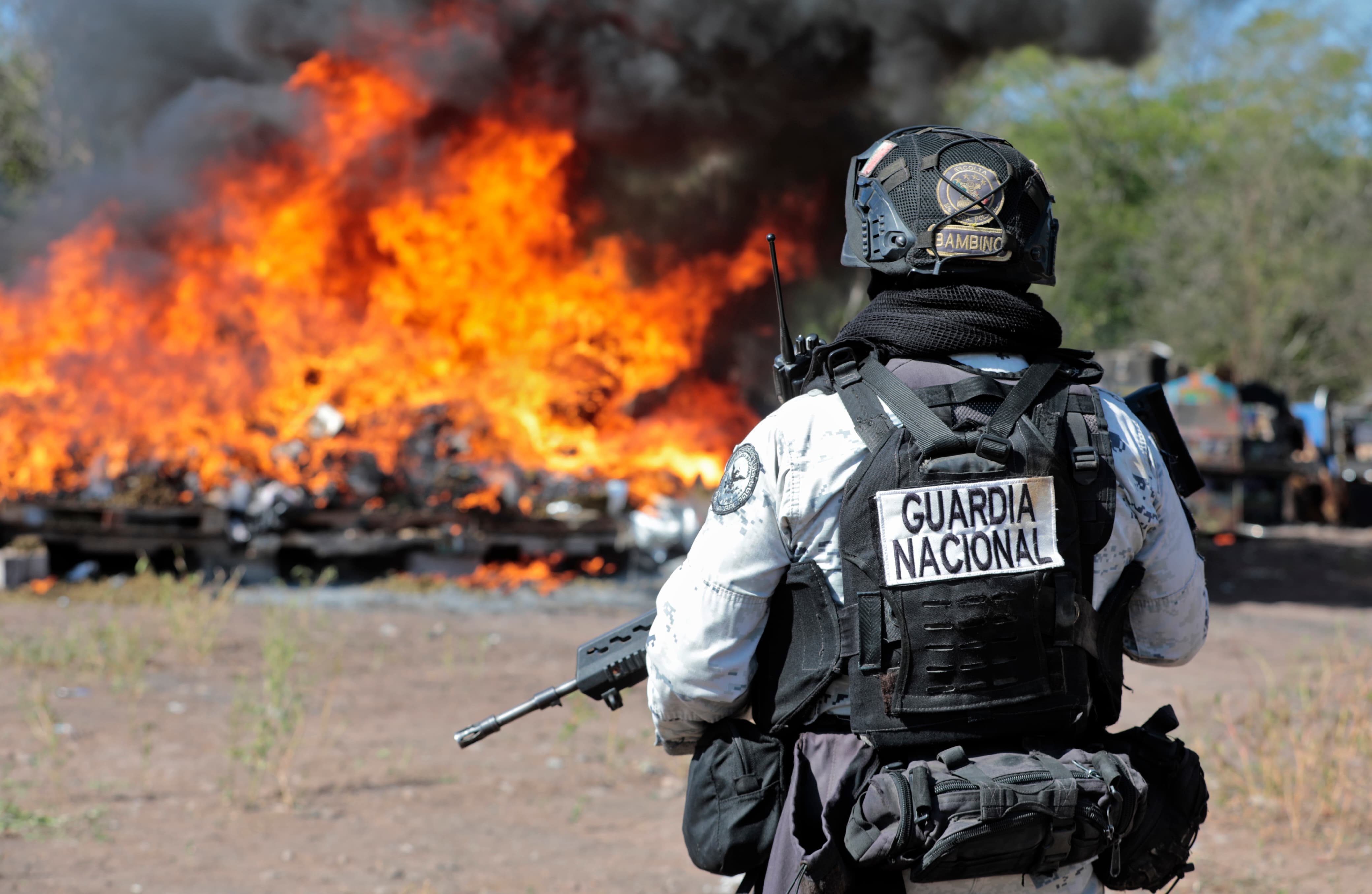Sociedad sinaloense aplaude a corporaciones por incineración de drogas y objetos del delito