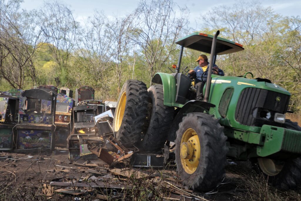 Sociedad sinaloense aplaude a corporaciones por incineración de drogas y objetos del delito