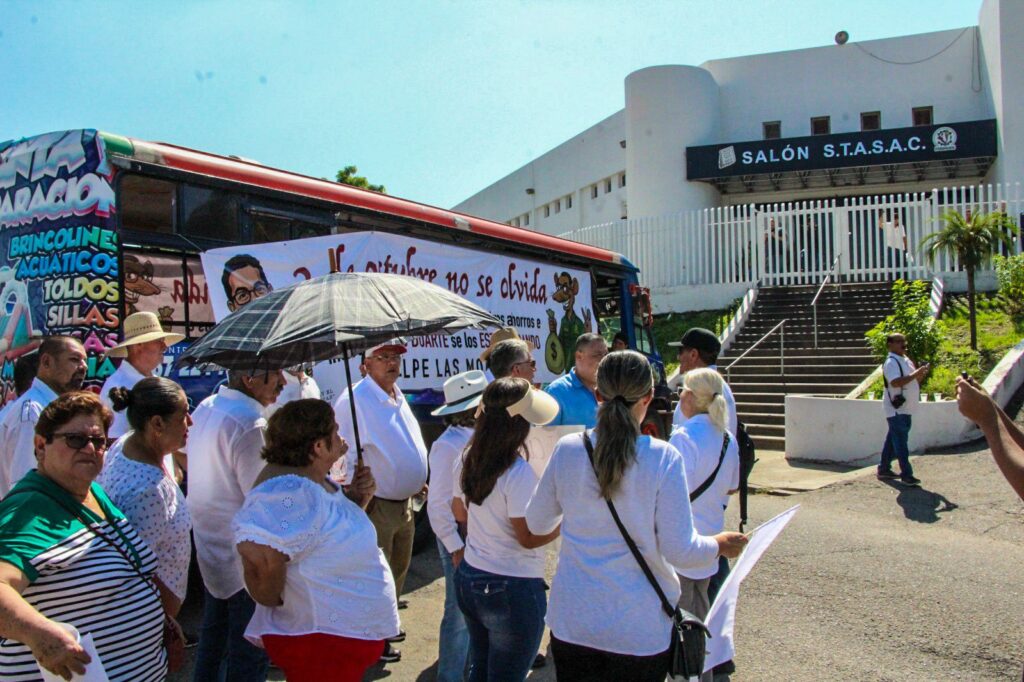 Jubilados del STASAC se manifiestan