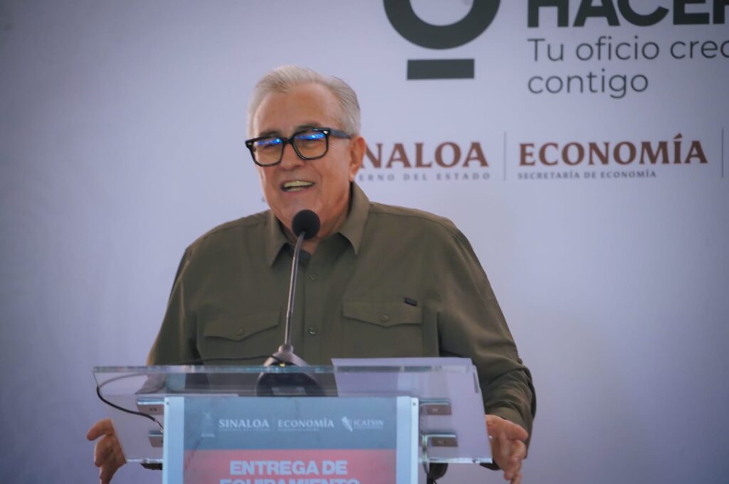 Rocha Moya impulsa oficios y emprendimiento