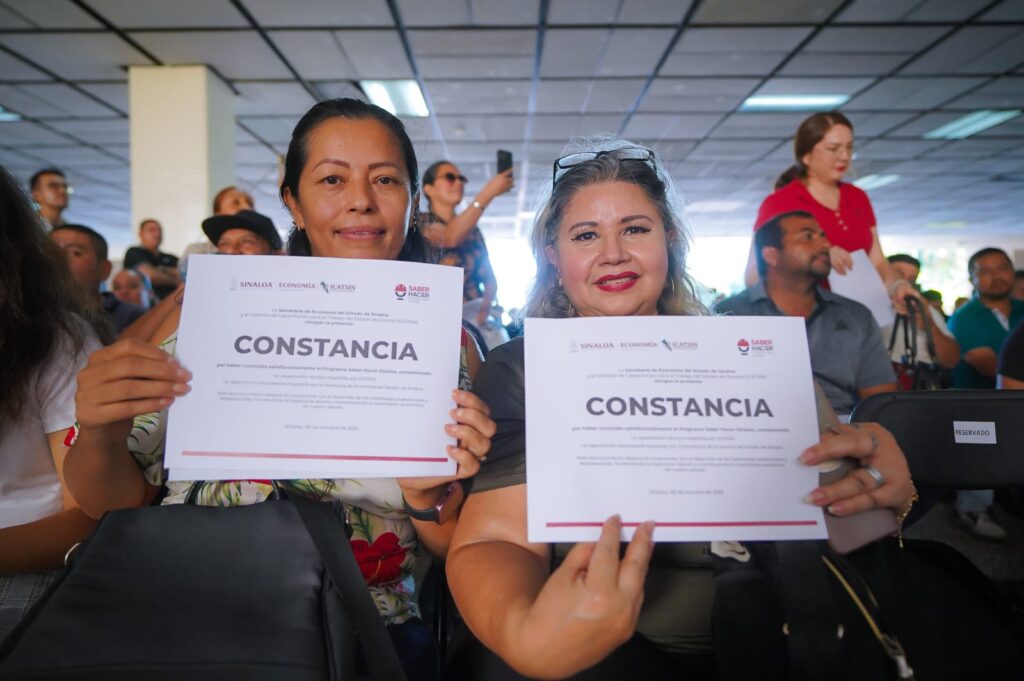 Rocha Moya impulsa oficios y emprendimiento