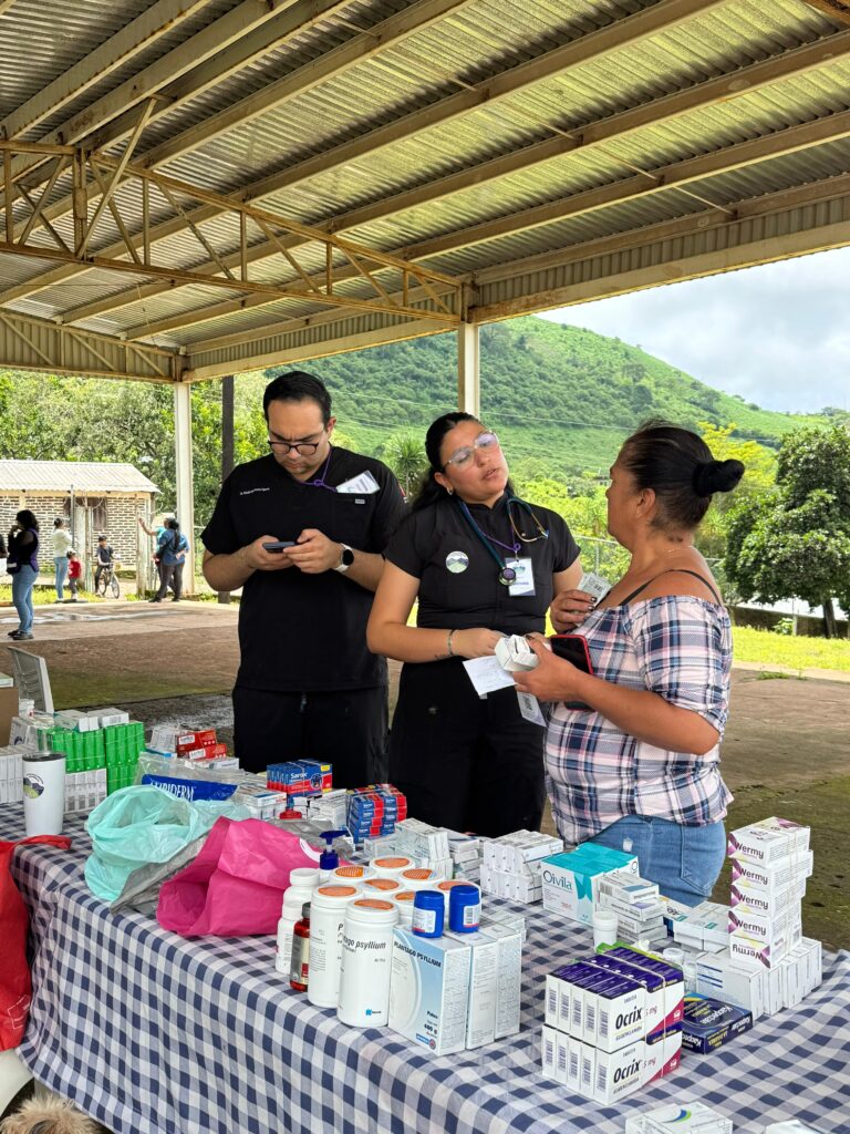 Periferia Subversiva lleva atención a comunidades serranas de Sinaloa en crisis