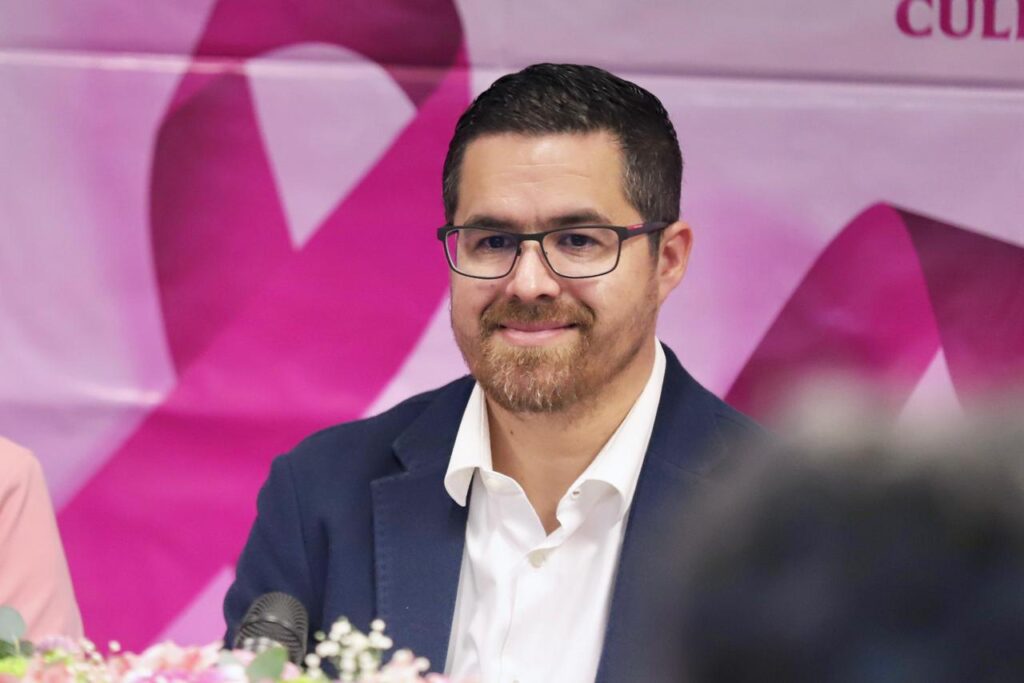 Entregan prótesis mamarias y brasieres gratuitos a mujeres sobrevivientes de cáncer de mama en Sinaloa