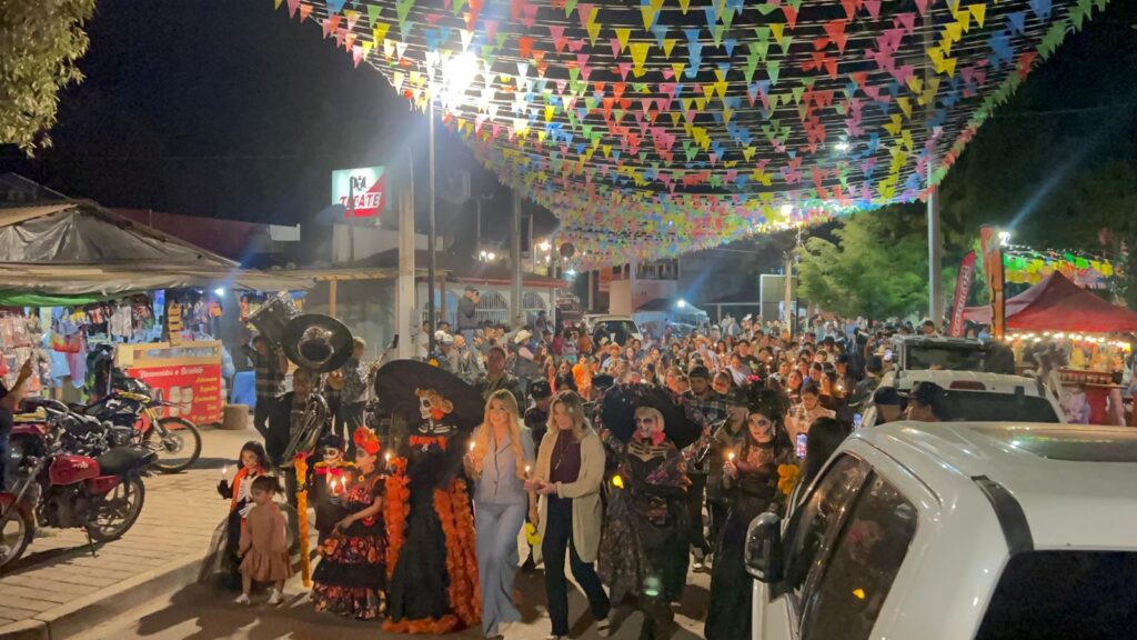 Primer Festival de Día de Muertos en Surutato