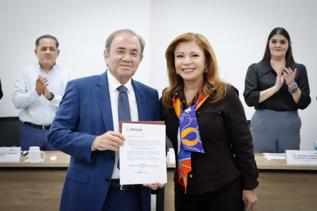 Santiago Inzunza Cázares es reelecto al frente de COBAES