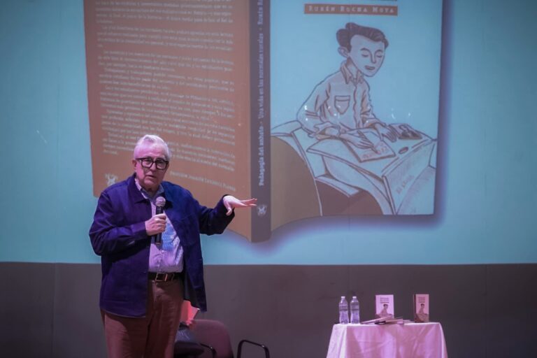 Rocha Moya celebra la fuerza normalista