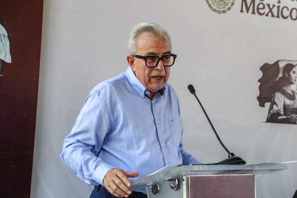 Rocha Moya impulsa a la juventud sinaloense