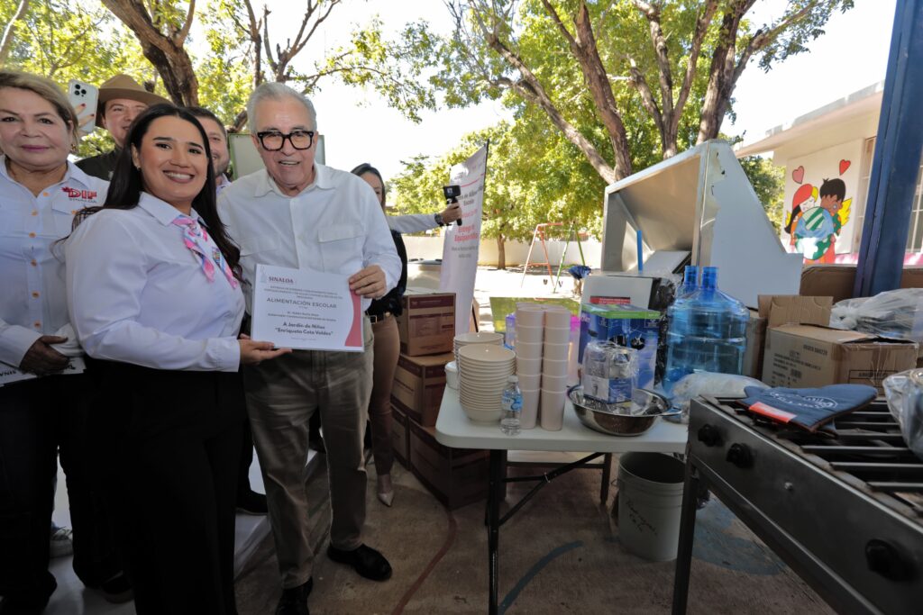 Rocha Moya inaugura nuevas aulas en Badiraguato