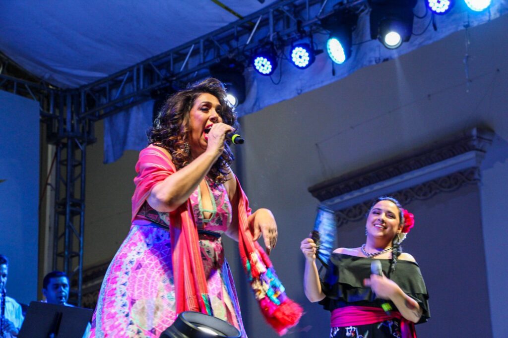 Regina Orozco brilló en Flores de Amapa