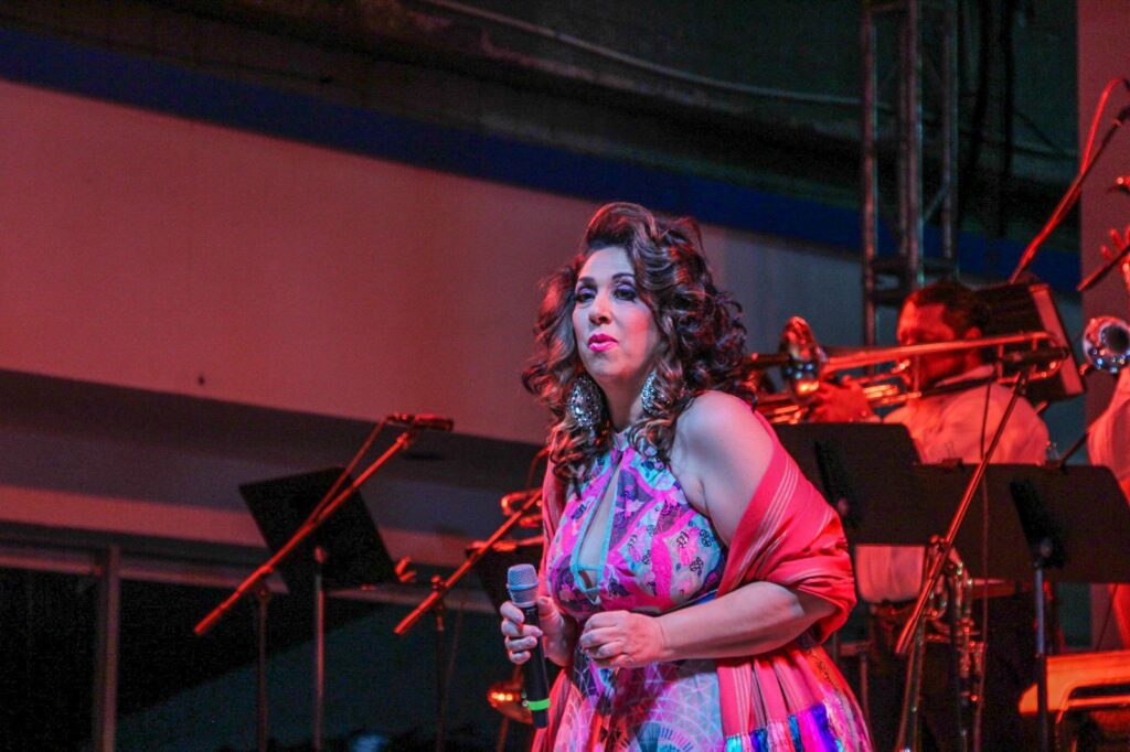 Regina Orozco brilló en Flores de Amapa