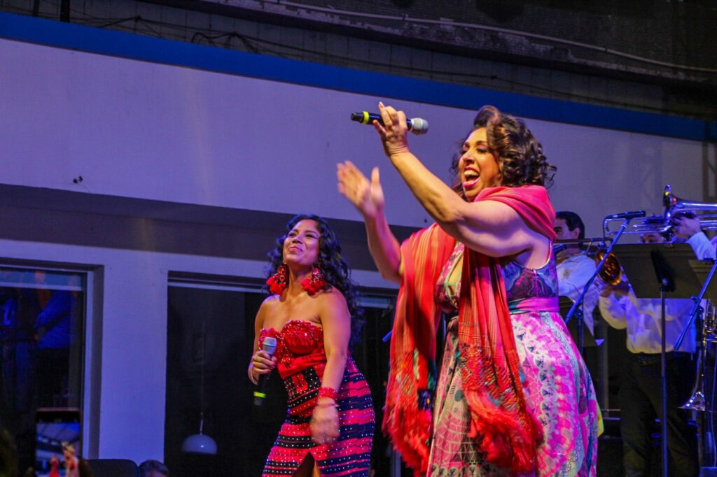 Flores de Amapa hizo vibrar Culiacán