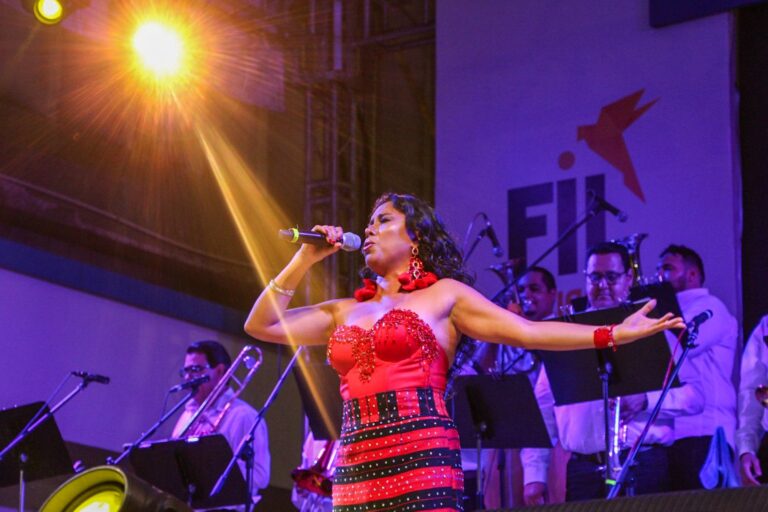 Alejandra Robles queda maravillada con Sinaloa