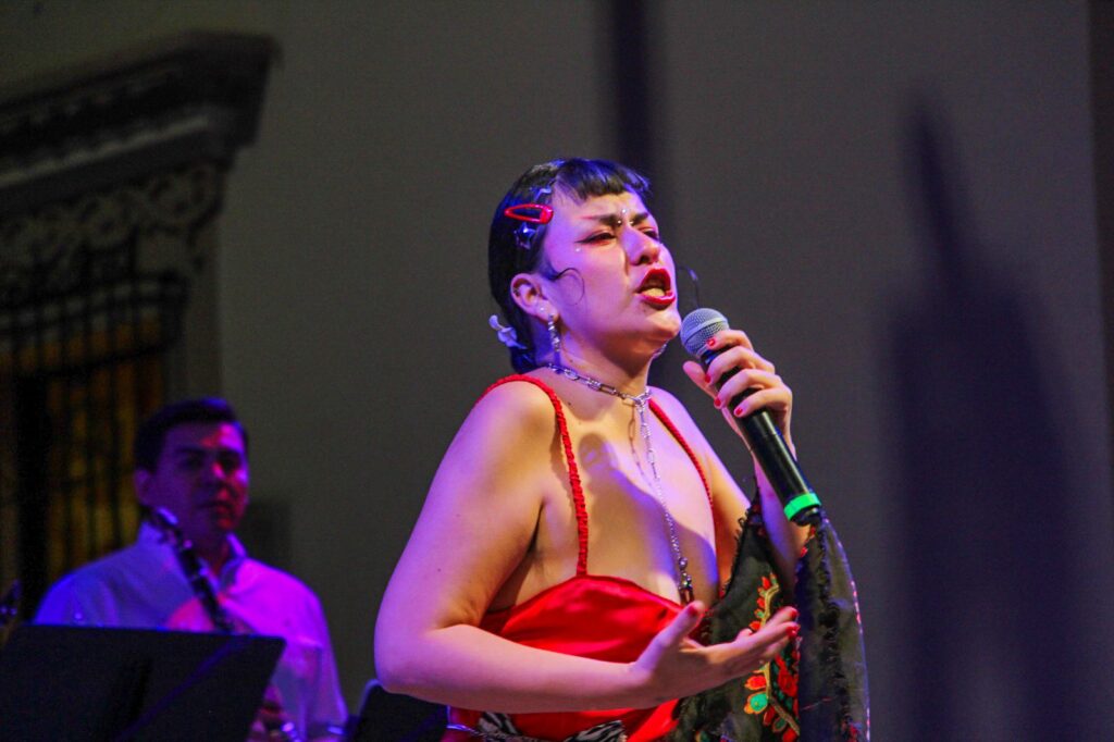 Flores de Amapa hizo vibrar Culiacán