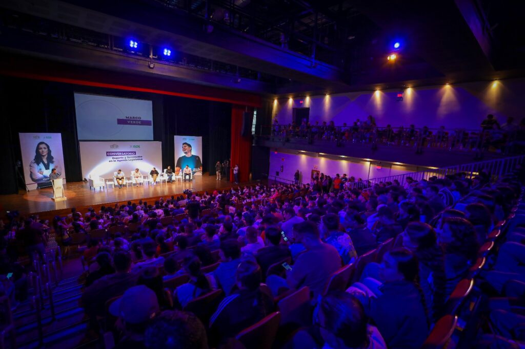 María del Rosario Espinoza y Marco Verde motivan a las juventudes sinaloenses
