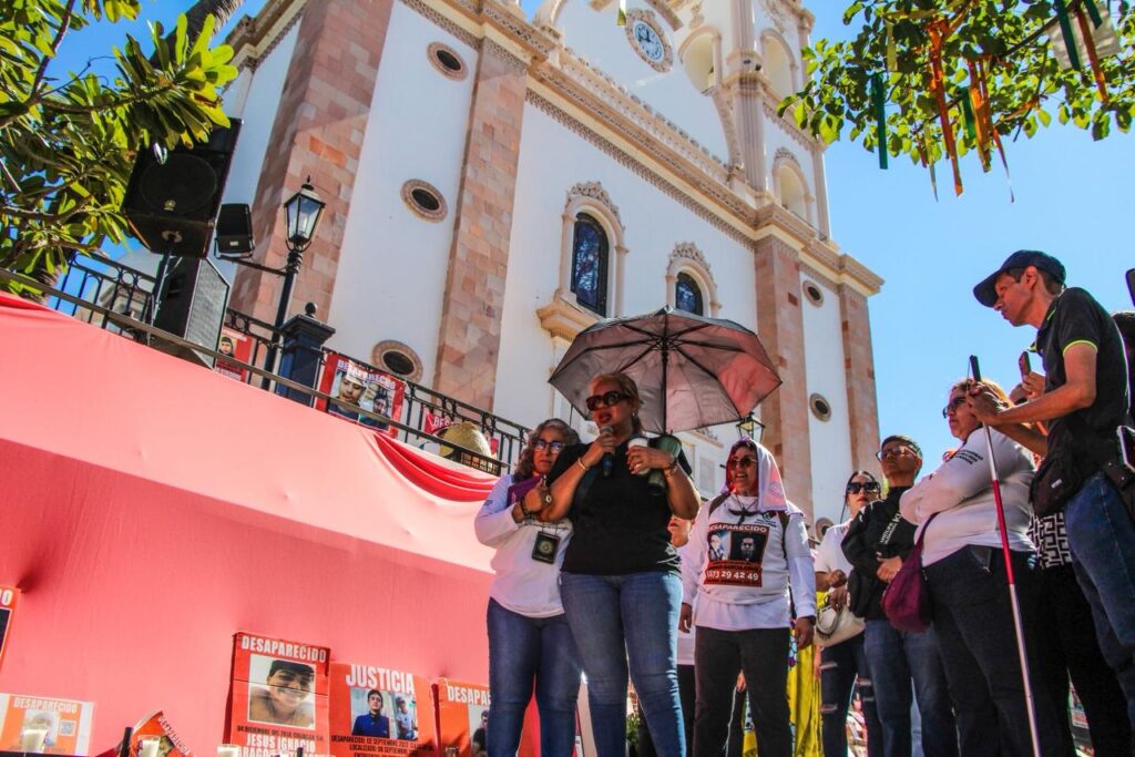 Perdón por no haberte abrazado más fuerte