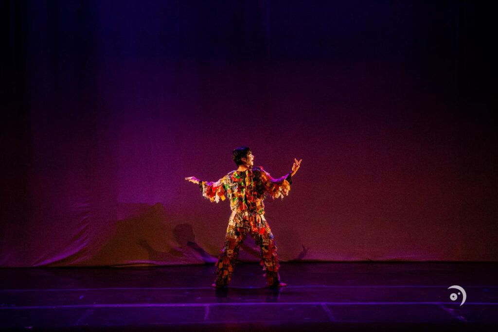 El Poeta de la Nariz Roja