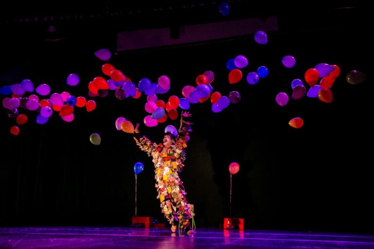 El Poeta de la Nariz Roja