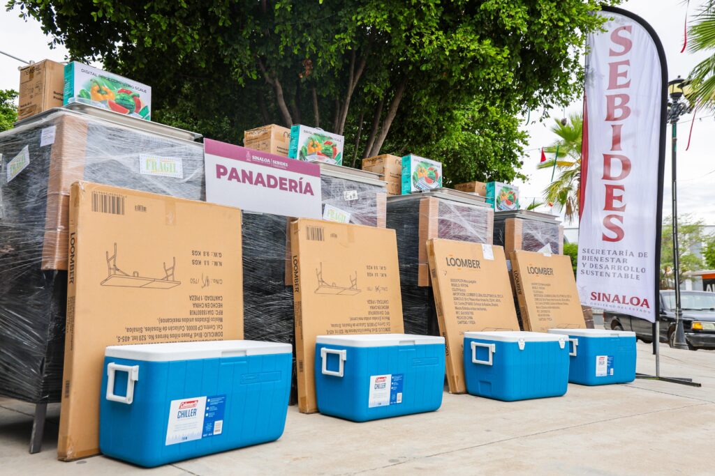 Sinaloa fortalece la economía de familias desplazadas