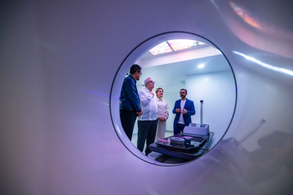 inauguran Centro Estatal de Radioterapia