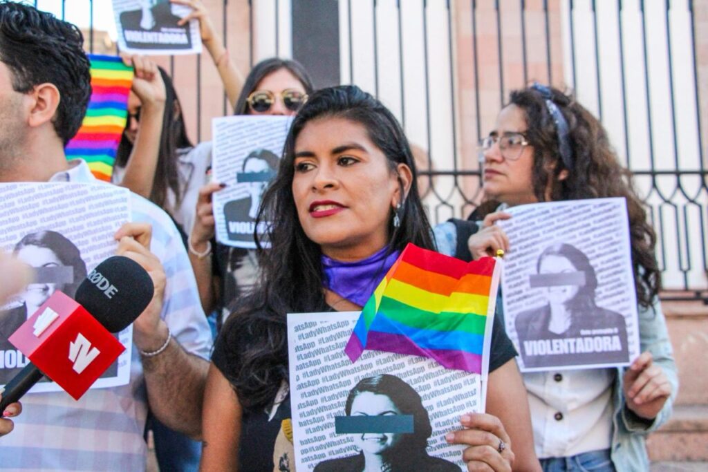 Manifestación en Culiacán contra la diputada con licencia