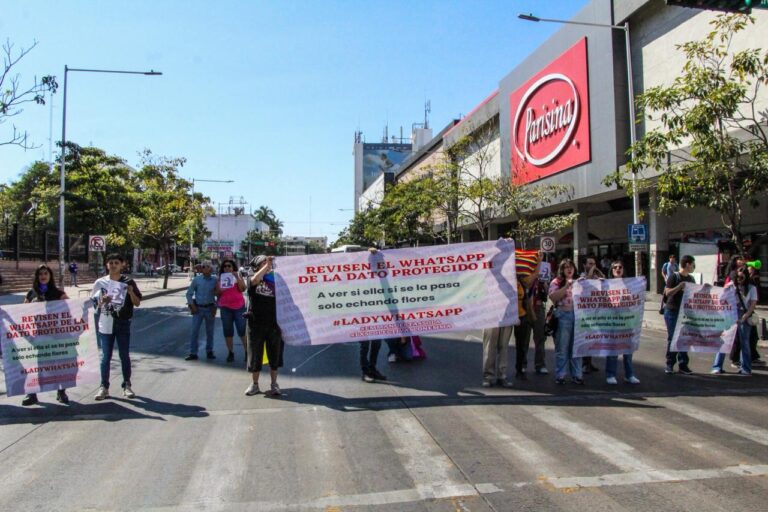 Manifestación en Culiacán contra la diputada con licencia