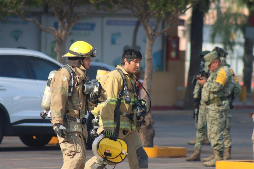 Incendio en Plaza de Los Mochis