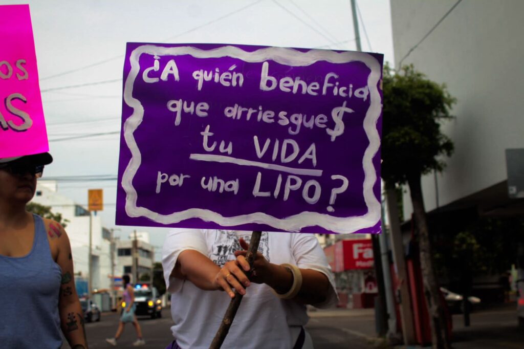La violencia detrás de la cirugía estética