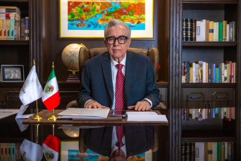 Rocha Regresa