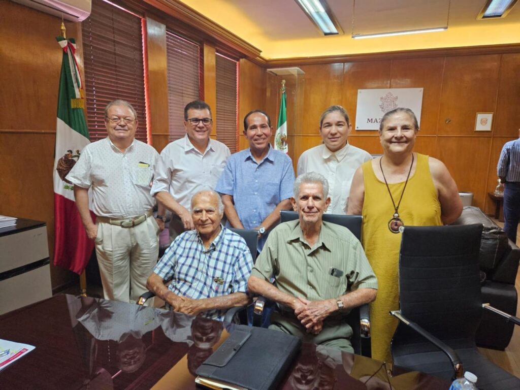 tras una fiesta ciudadana celebrada en el fuerte 31 de Marzo, se abrieron por primera vez las puertas del Museo Marítimo "Casa del Marino" de Mazatlán